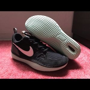 nike solarsoft running shoes